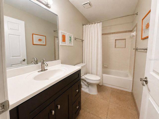 4002 CROCKERS LAKE BOULEVARD 27, Sarasota, FL 34238