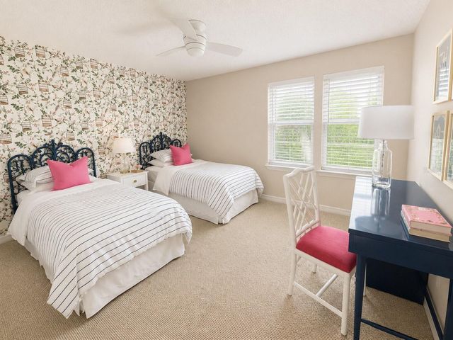 4002 CROCKERS LAKE BOULEVARD 27, Sarasota, FL 34238