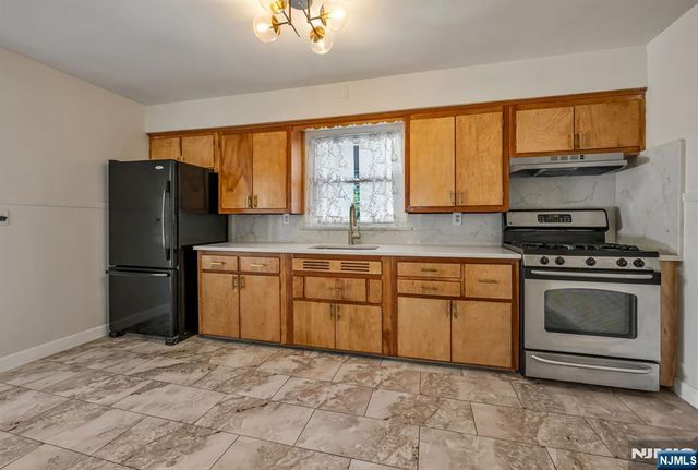 122 Westview Avenue, Paramus, NJ 07652