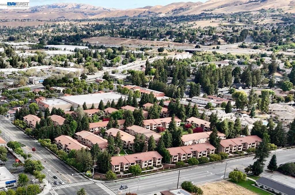 Image 2 of property listing at 93 Shaniko Cmn 24, Fremont, CA 94539