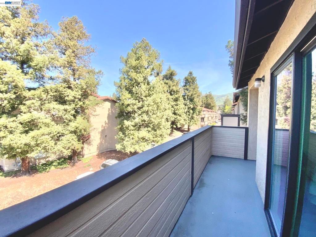 Image 20 of property listing at 93 Shaniko Cmn 24, Fremont, CA 94539