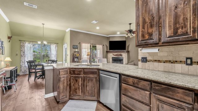 197 Savannah Drive, Weatherford, TX 76087