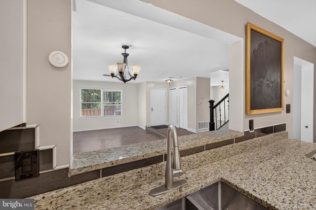 12585 KEMPSTON LN, Woodbridge, VA 22192