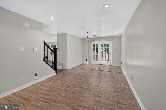 12585 KEMPSTON LN, Woodbridge, VA 22192