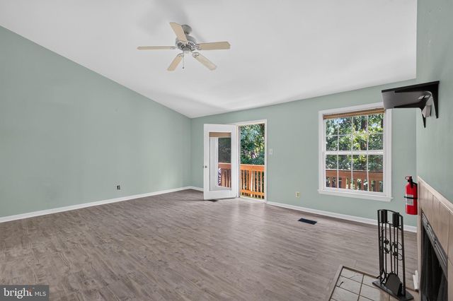 12585 KEMPSTON LN, Woodbridge, VA 22192