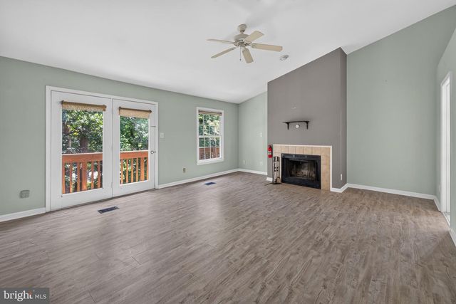 12585 KEMPSTON LN, Woodbridge, VA 22192