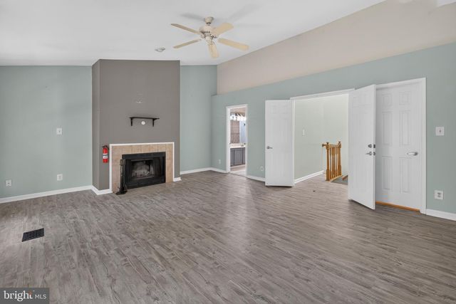 12585 KEMPSTON LN, Woodbridge, VA 22192