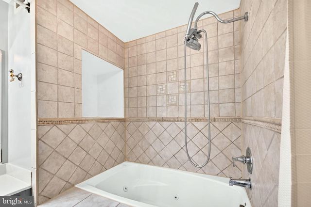 12585 KEMPSTON LN, Woodbridge, VA 22192