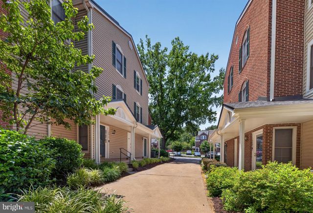 12585 KEMPSTON LN, Woodbridge, VA 22192