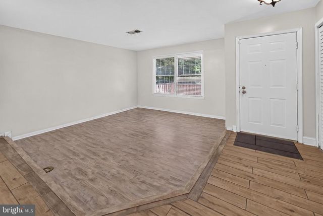 12585 KEMPSTON LN, Woodbridge, VA 22192