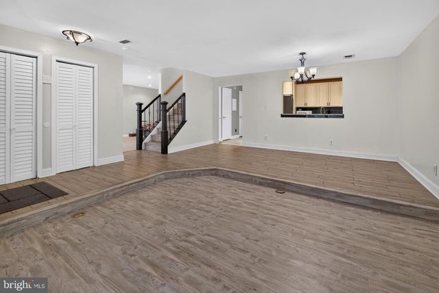 12585 KEMPSTON LN, Woodbridge, VA 22192