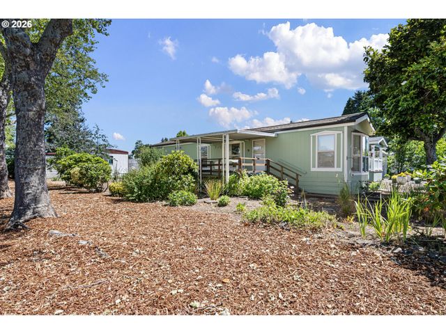 1400 CANDLELIGHT Dr 180, Eugene, OR 97402
