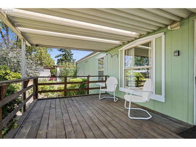 1400 CANDLELIGHT Dr 180, Eugene, OR 97402