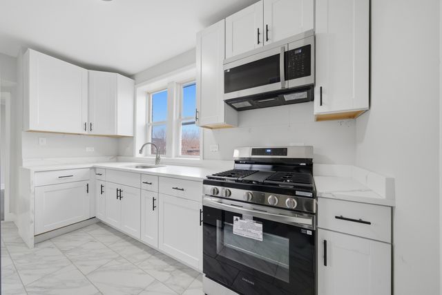 6623 S Vernon Avenue, Chicago, IL 60637