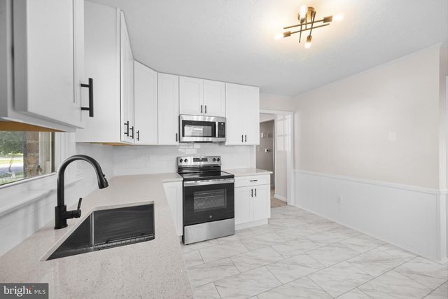 875 E WALNUT ST, Hanover, PA 17331