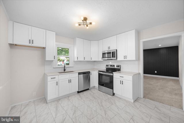 875 E WALNUT ST, Hanover, PA 17331