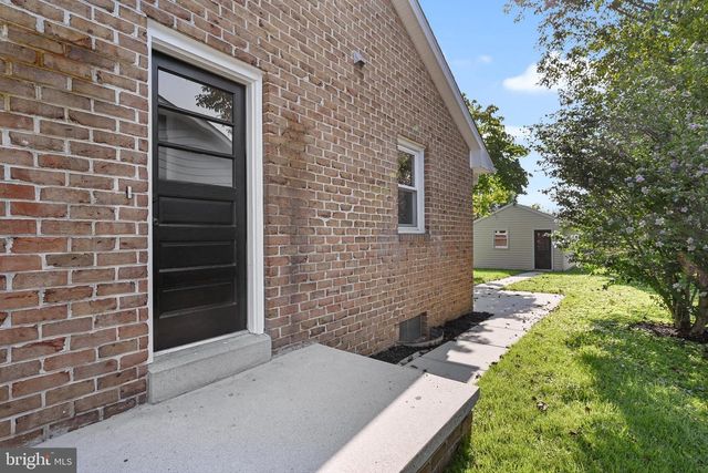 875 E WALNUT ST, Hanover, PA 17331