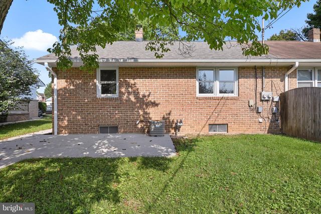 875 E WALNUT ST, Hanover, PA 17331