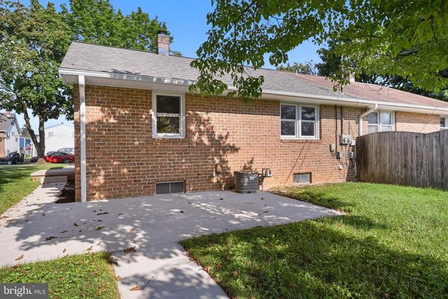 875 E WALNUT ST, Hanover, PA 17331