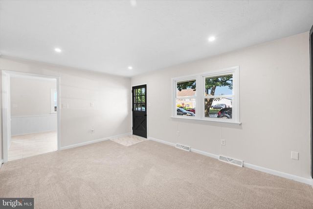 875 E WALNUT ST, Hanover, PA 17331