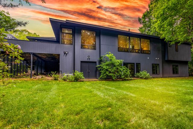 12737 Sanctuary Place, Grand Haven, MI 49417
