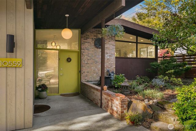 10559 41st Place NE, Seattle, WA 98125