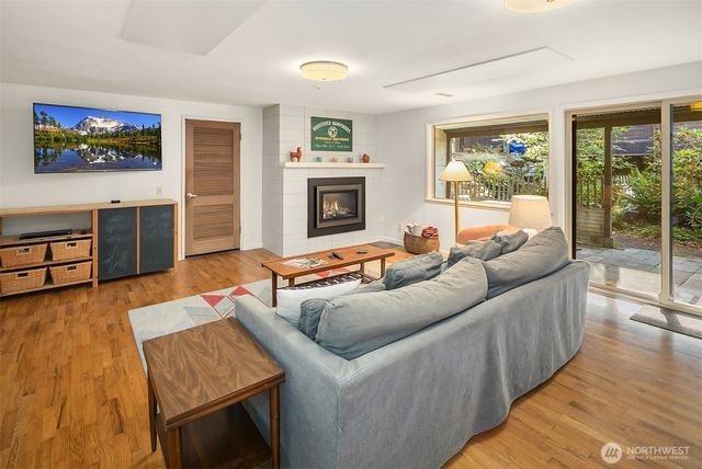 10559 41st Place NE, Seattle, WA 98125
