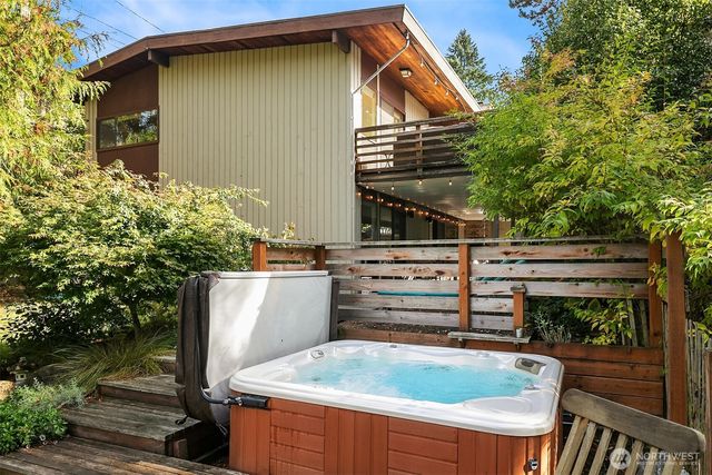 10559 41st Place NE, Seattle, WA 98125