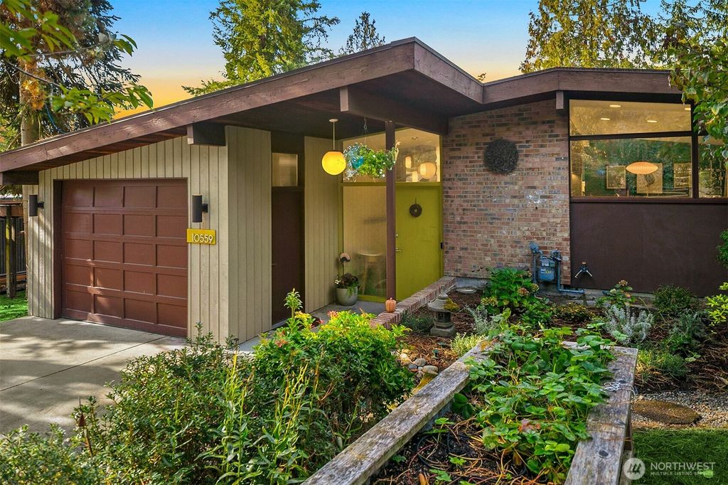 10559 41st Place NE, Seattle, WA 98125