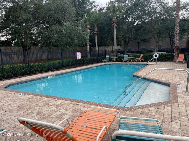 6838 LAKE MIST Lane, Jacksonville, FL 32210