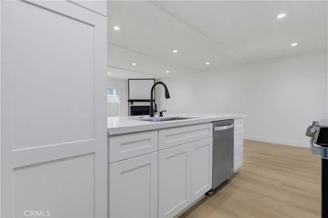 12310 Burbank 13, Los Angeles, CA 91607