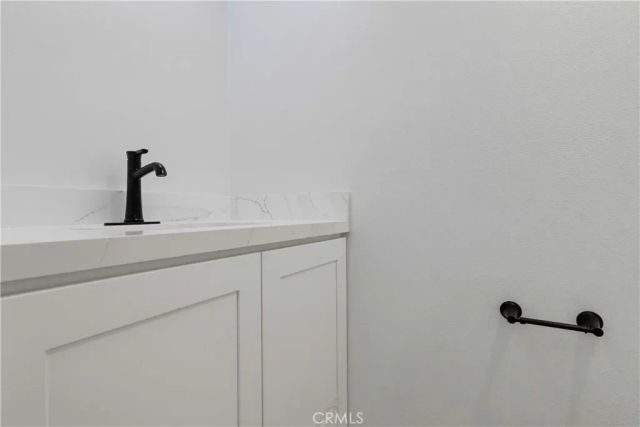 12310 Burbank 13, Los Angeles, CA 91607