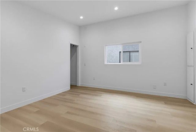 12310 Burbank 13, Los Angeles, CA 91607