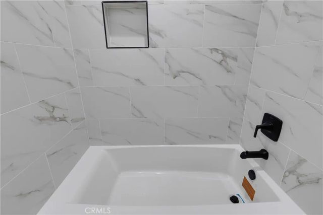 12310 Burbank 13, Los Angeles, CA 91607