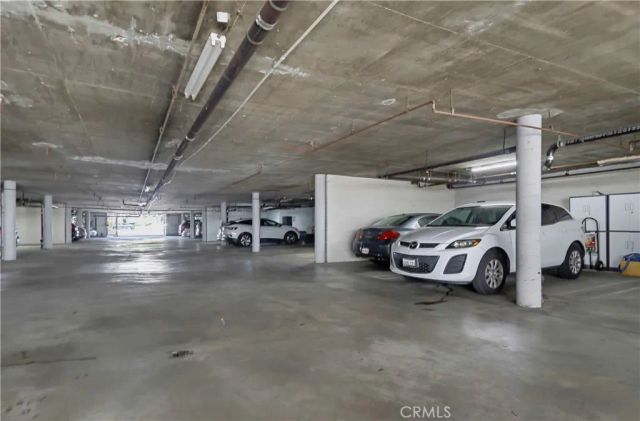 12310 Burbank 13, Los Angeles, CA 91607