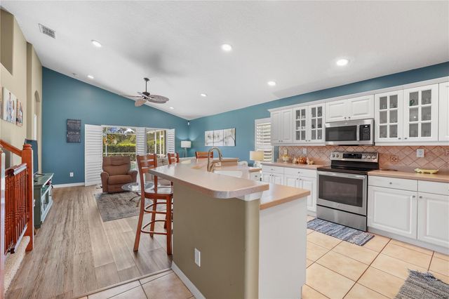 6215 BOBBY JONES COURT, Palmetto, FL 34221