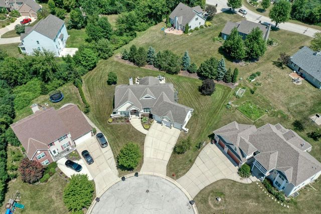 6958 S Craig COURT, Franklin, WI 53132