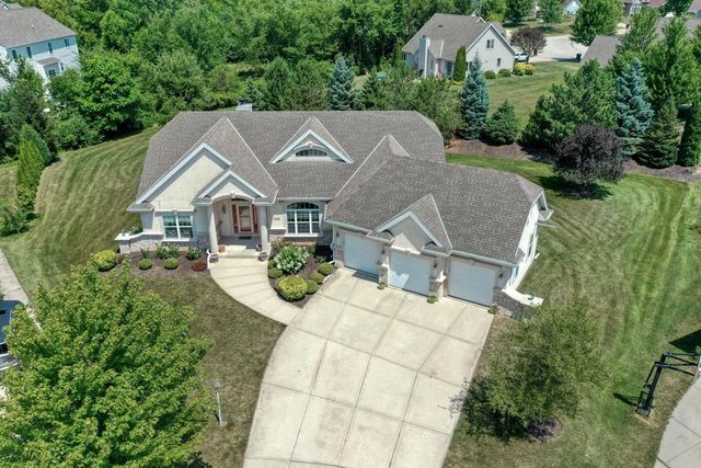 6958 S Craig COURT, Franklin, WI 53132