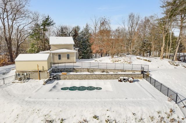 104 S Quaker Lane, Hyde Park, NY 12538