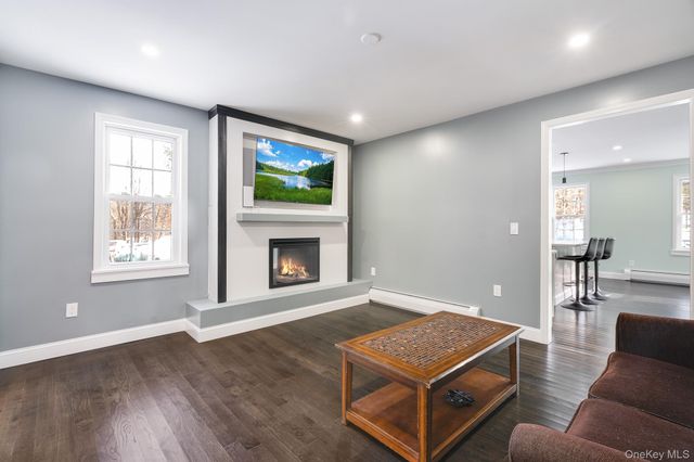 104 S Quaker Lane, Hyde Park, NY 12538