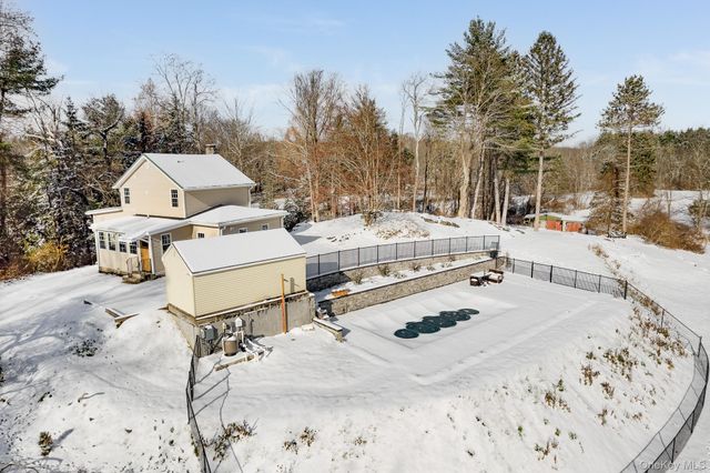 104 S Quaker Lane, Hyde Park, NY 12538