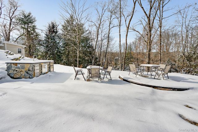 104 S Quaker Lane, Hyde Park, NY 12538