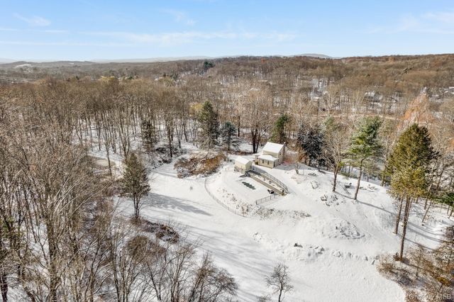 104 S Quaker Lane, Hyde Park, NY 12538