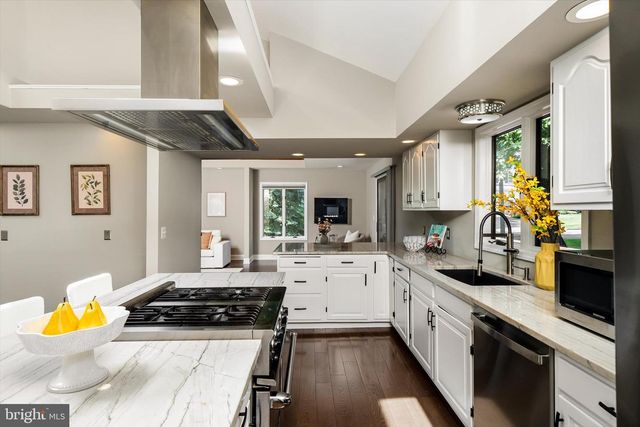 90 HOOVER AVE, Lawrence Township, NJ 08648