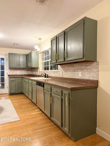 2117 Grey Ridge Rd, Maryville, TN 37801