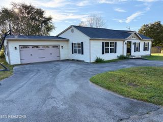 2117 Grey Ridge Rd, Maryville, TN 37801
