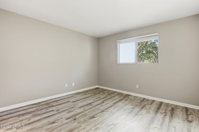 96 Mathews Dr Apt 213, Hilton Head Island, SC 29926