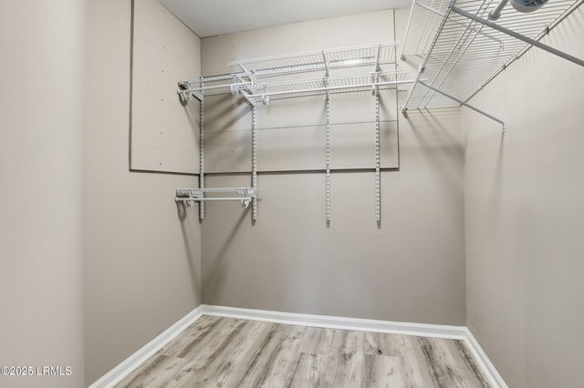 96 Mathews Dr Apt 213, Hilton Head Island, SC 29926