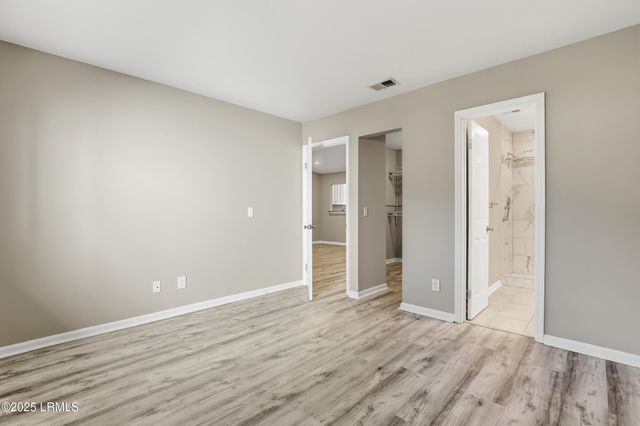 96 Mathews Dr Apt 213, Hilton Head Island, SC 29926