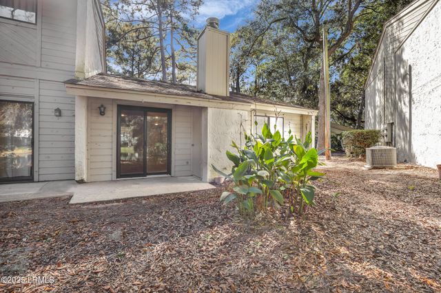 96 Mathews Dr Apt 213, Hilton Head Island, SC 29926